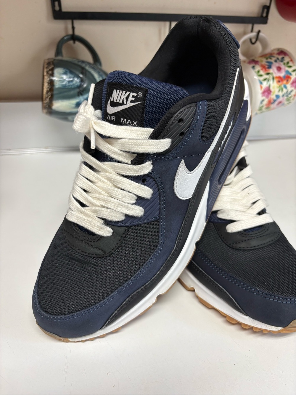 Nike Men’s Air Max Sneaker - Black, Navy & White sz12 excellent condition